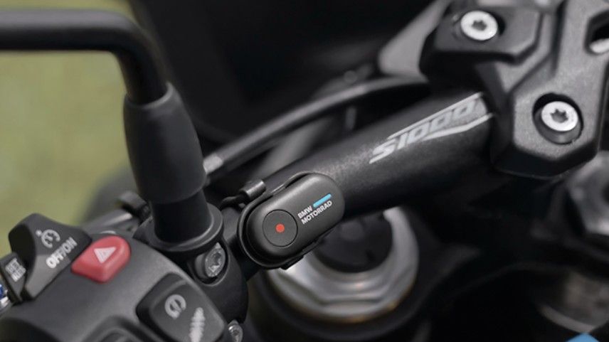 Essai Insta360 X5 BMW Motorrad Edition : la caméra 360° pensée pour la moto