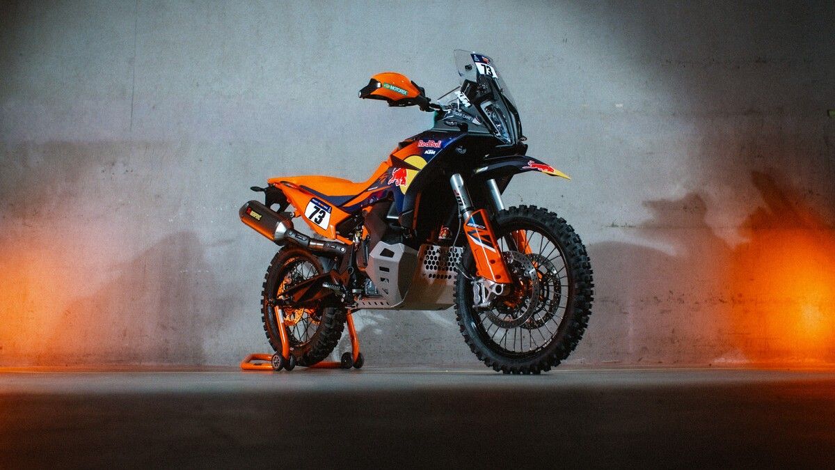 KTM 890 Adventure R et R Rally 2026 : fiche complète du trail Dakar-bred